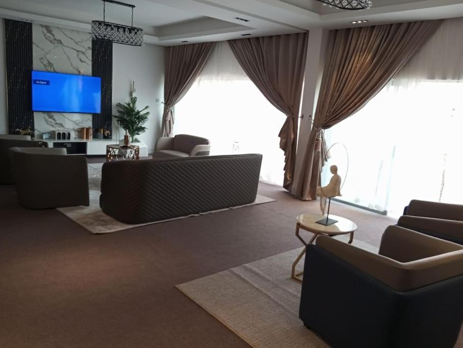 Sujimoto Residences Macdonald Lagos Exterior foto